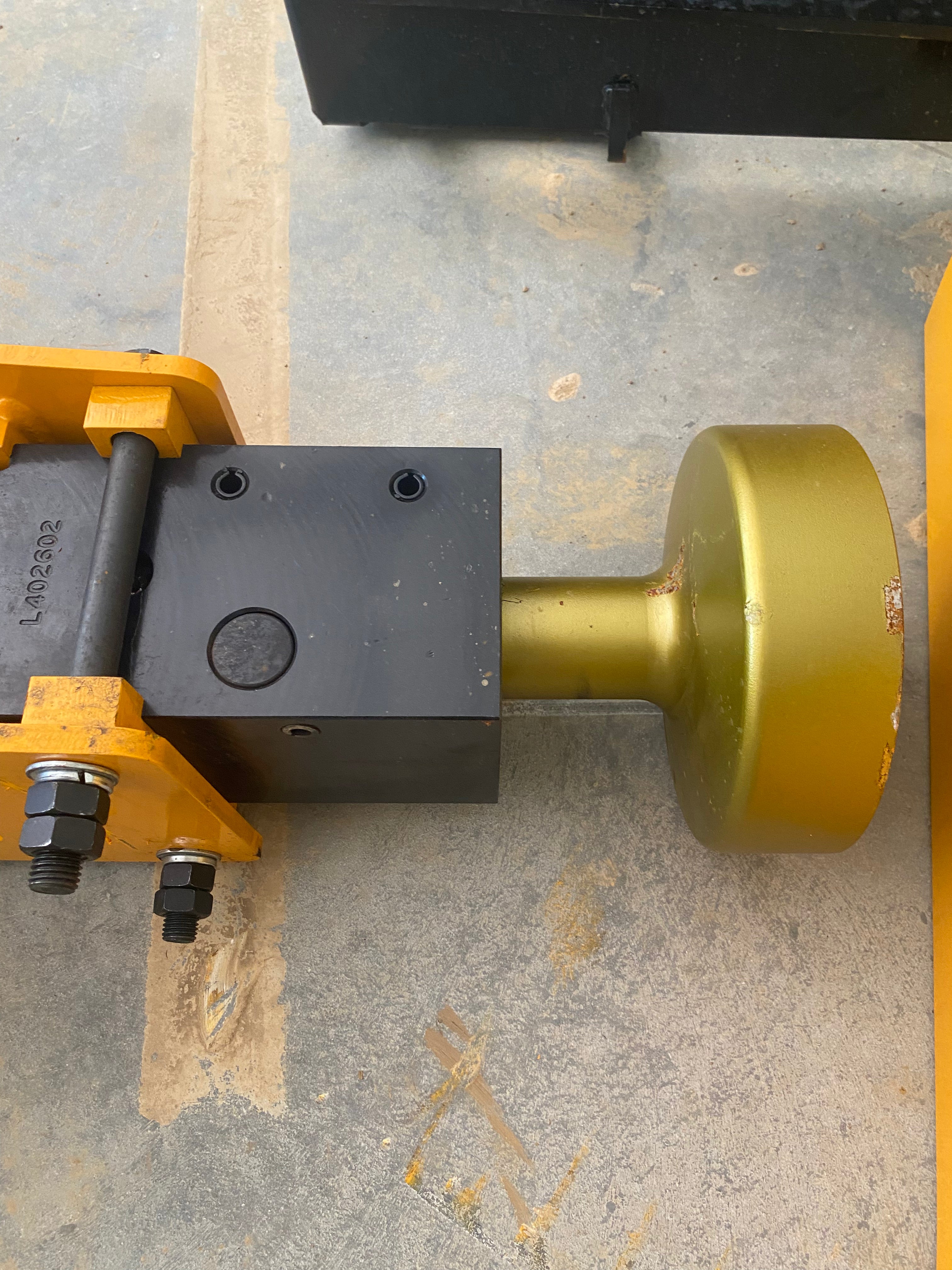 D680 Hydraulic Pile Hammer Attachment for Skid Steer Loaders