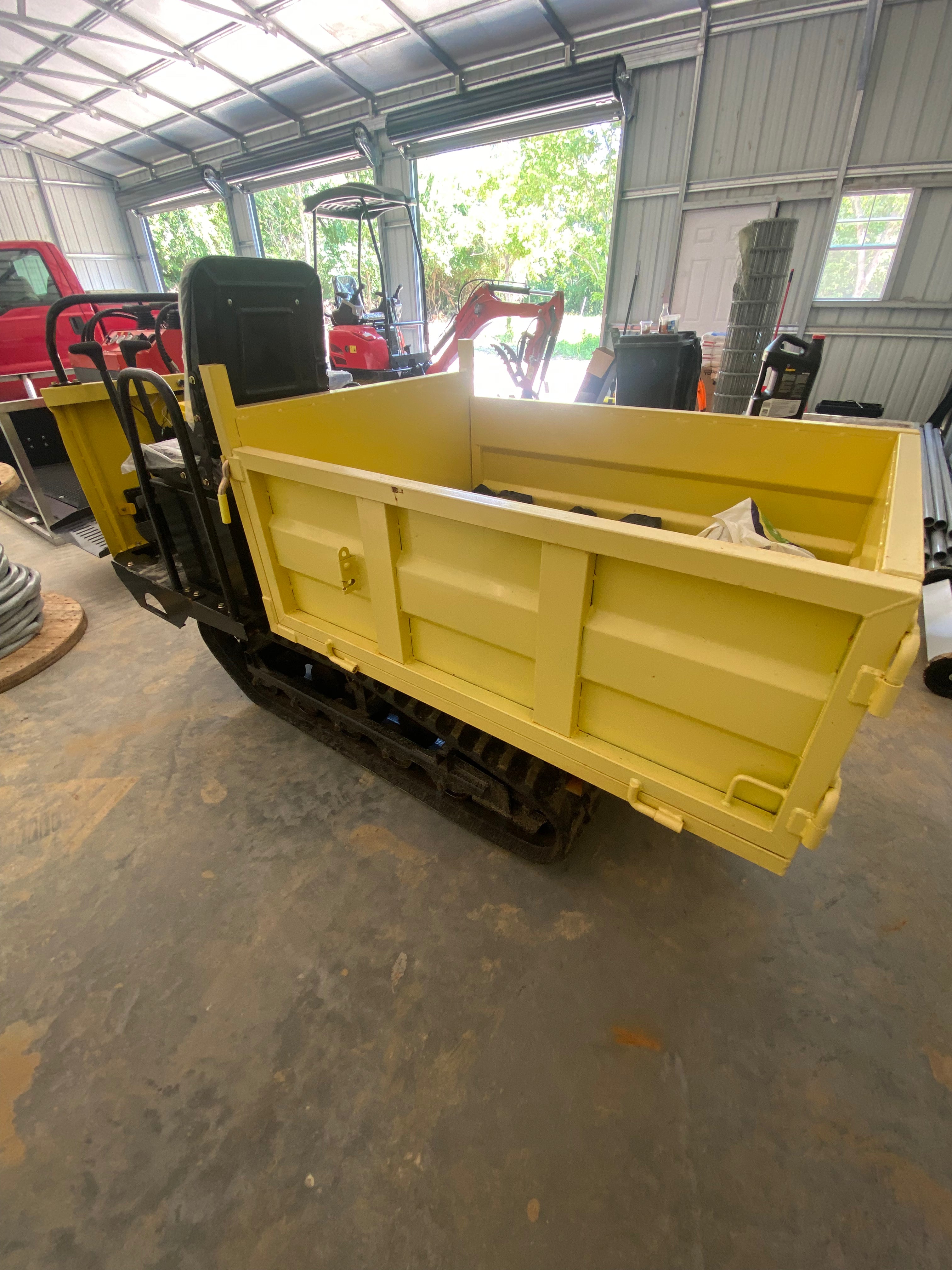 CD25 Ride-On Crawler Dumper